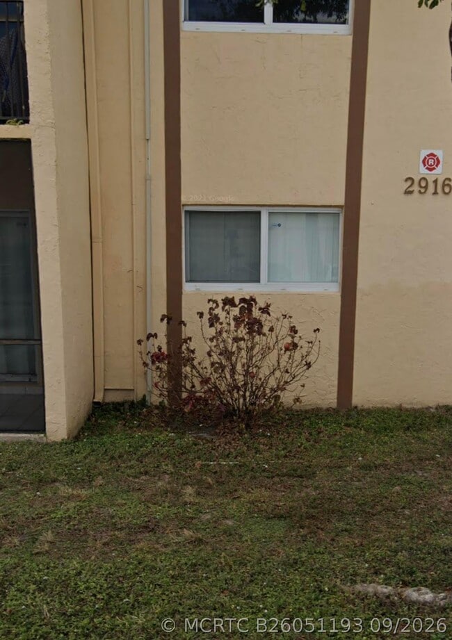 Building Photo - 2800 NW 55th Ave Unit 2c