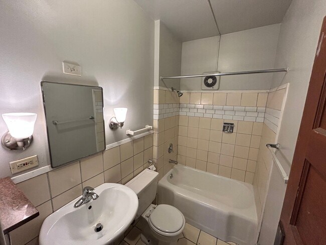 2006 West 3rd Avenue!