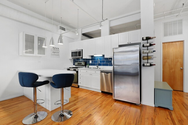 Modern, bright kitchen - 417 S Jefferson St Unit 409