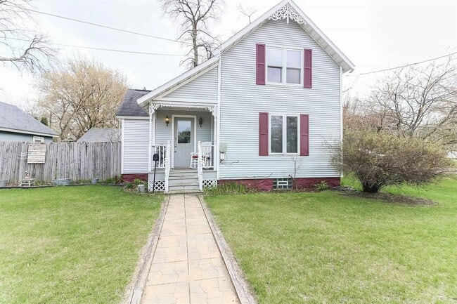 Photo - 460 Spruce St