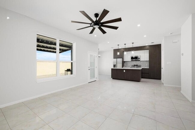 Photo - 5405 N Crown Pt