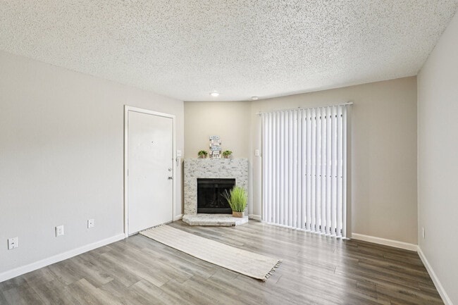 Claro Court Apartments