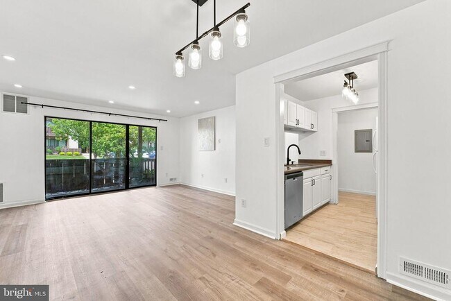 903 Lindsey Ct