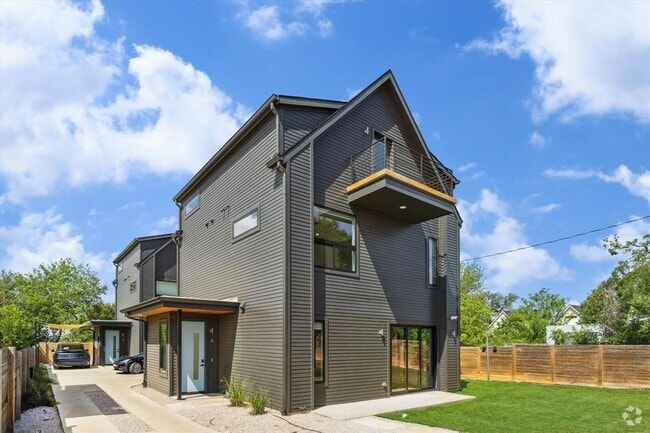 Building Photo - 4901 Santa Anna St Rental