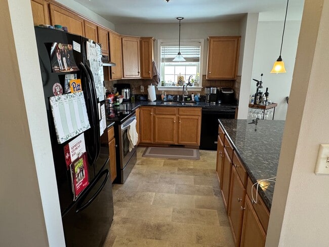 Photo - Beautiful Three Bedroom Townhouse