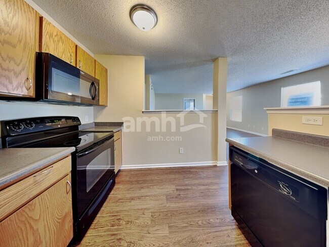 Photo - 2071 Bridlewood Dr