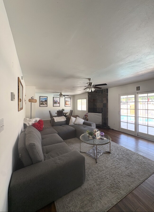 Photo - 1600 E Laguna Dr