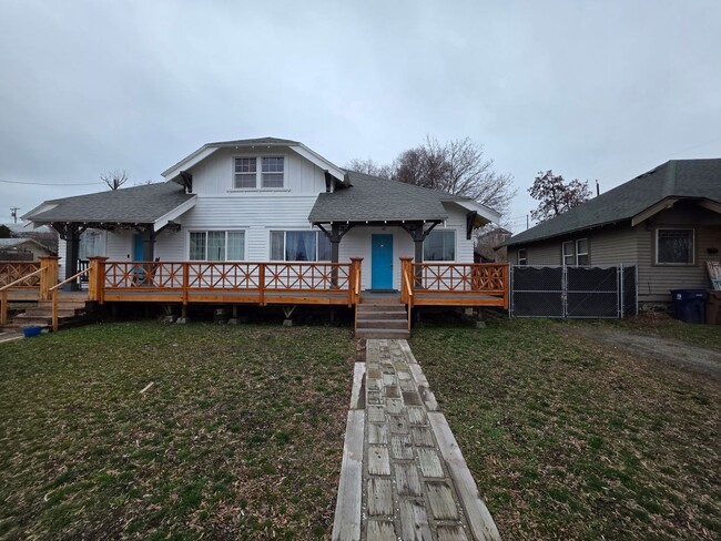 Building Photo - N Madelia St Unit 1226 N Madelia St