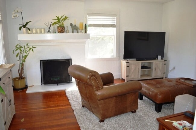 Photo - LowCres2 Unit #1