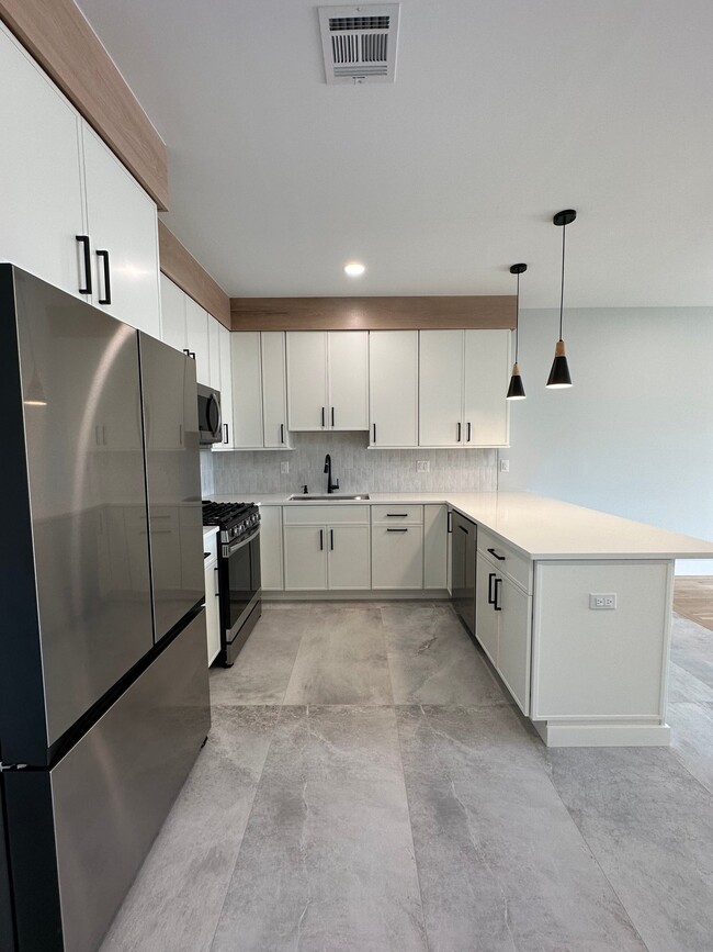 Building Photo - 56 Brill St