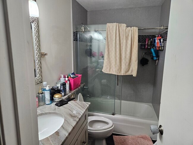 Photo - 16 Williamsburg Ct Unit 23