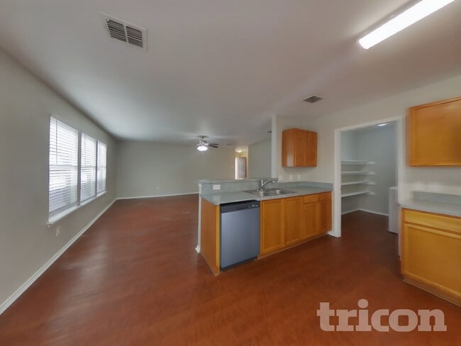 Photo - 2057 Wildwood Dr