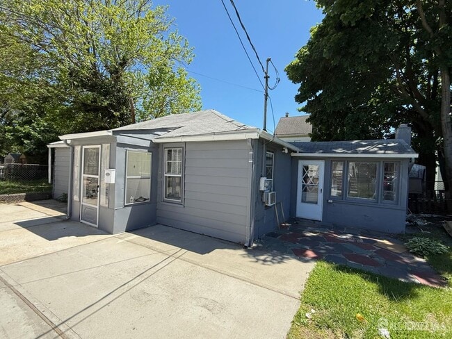 Photo - 243 Augusta St