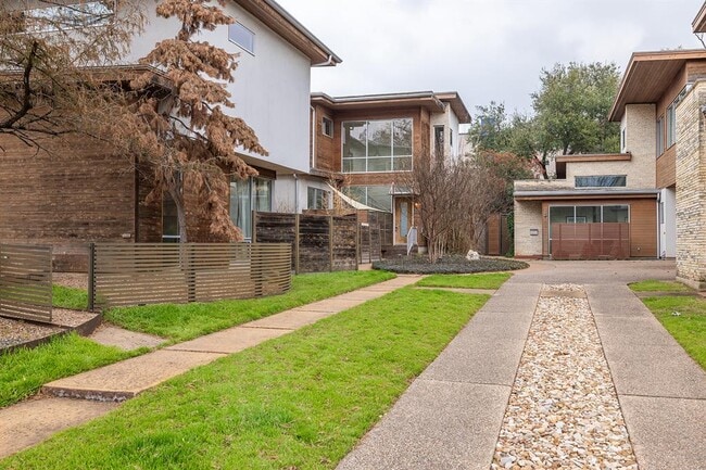Photo - 4011 Lewis Ln Unit B