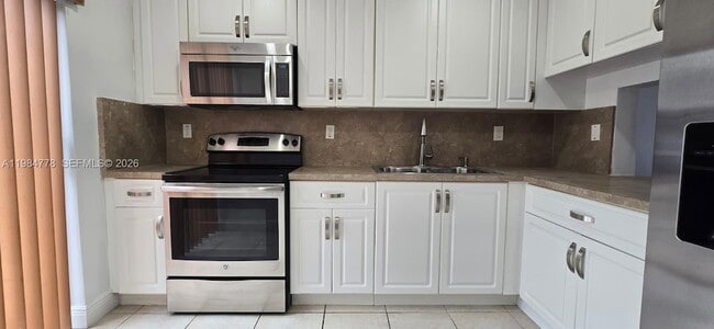 Building Photo - 6345 SW 138th Ct