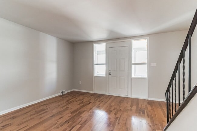 Photo - Two bedroom one Bathroom House for rent