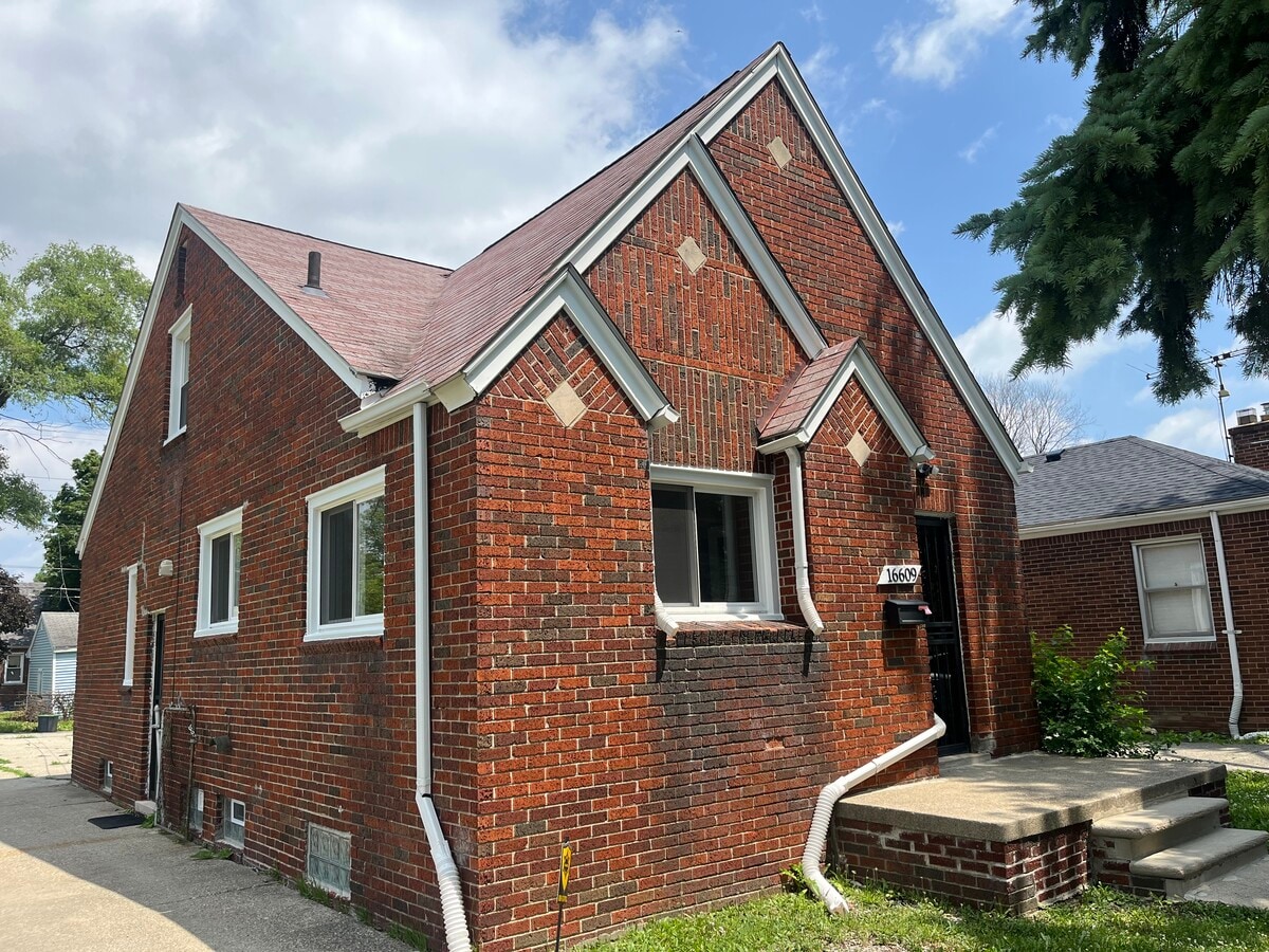 Photo - 16609 Edmore Dr