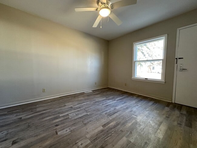 Photo - 300 Shelbourne