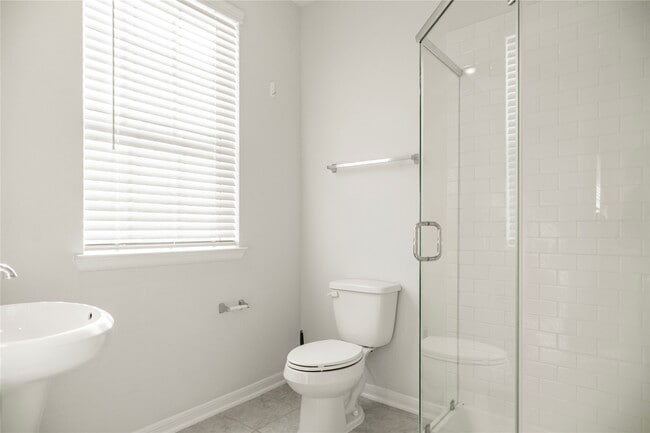 Photo - 208 Cambria Green Ln