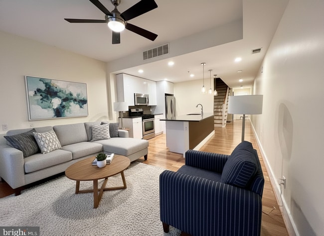 Building Photo - Olde City Apartment