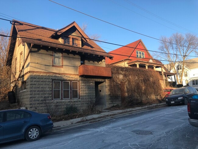 Photo - 318 E Deer Pl