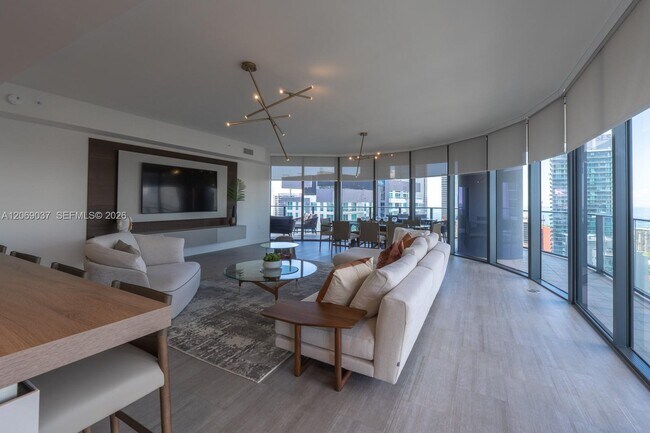 Photo - 1000 Brickell Plaza Unidad 4502