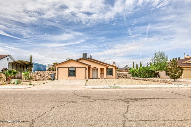 Building Photo - 5729 Saplinas Rd