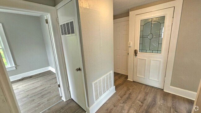 Building Photo - 240-240.5-2405 Richland Ave Unit 240.5 Richland Ave Rental