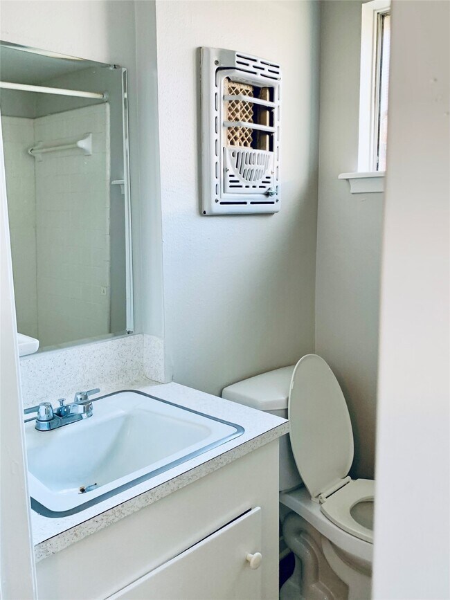 Photo - 225 Crest Hill Dr