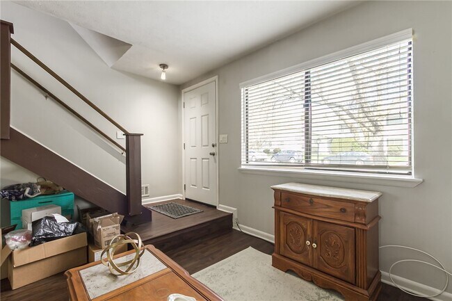 Photo - 644 Eastbrooke Ln