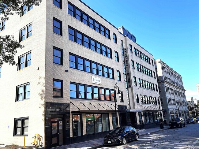 Building Photo - 25 Lowell St Unit 202