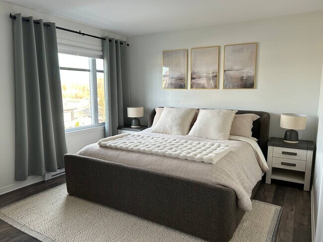 Photo - 74 Rue Idola-Saint-Jean Unit SI ID1586422P