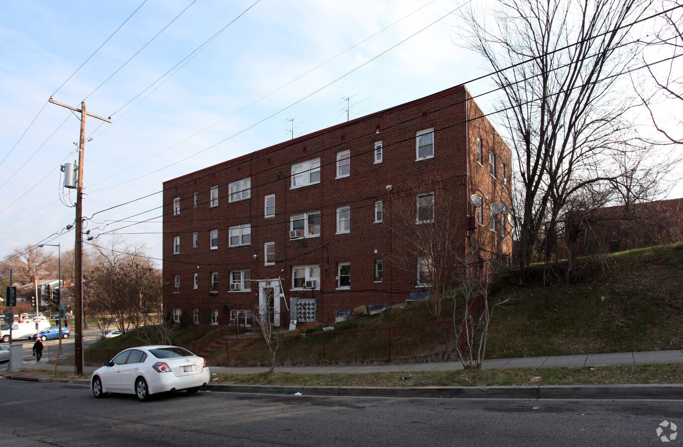 Primary Photo - 10 49th St SE