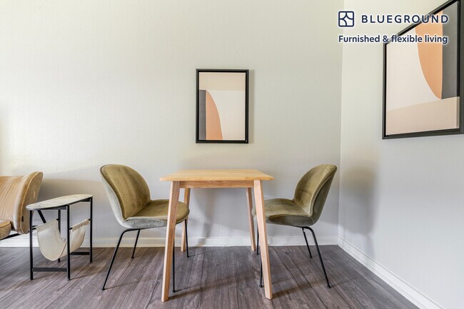 Photo - 1230 E 38th 1/2 St Unidad FL1-ID305