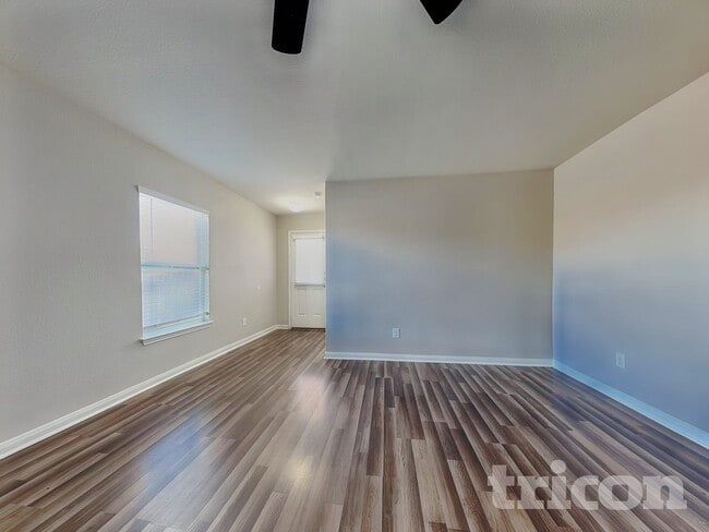 Photo - 1405 Breanna Ln