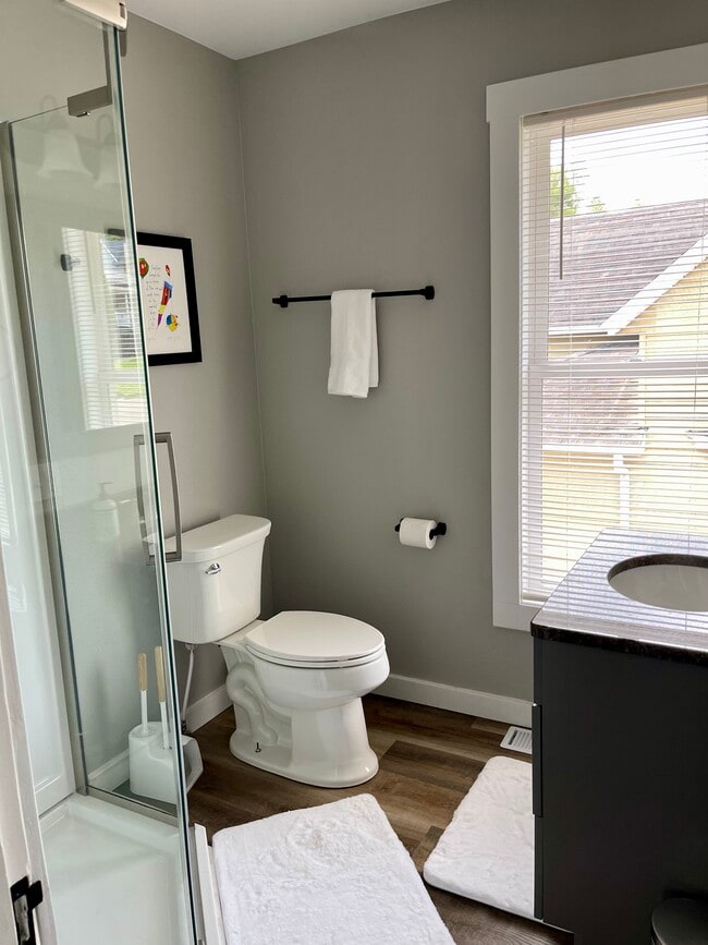 Photo - 601 Day St Unit 2