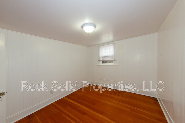 Photo - 506 E 7th St
