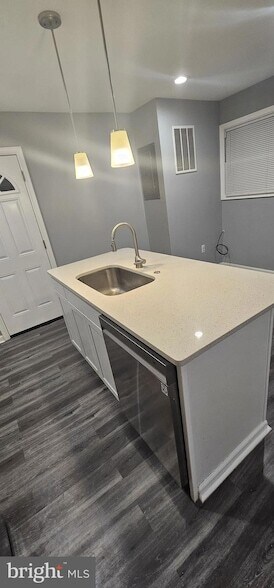 Photo - 4934 Just St NE