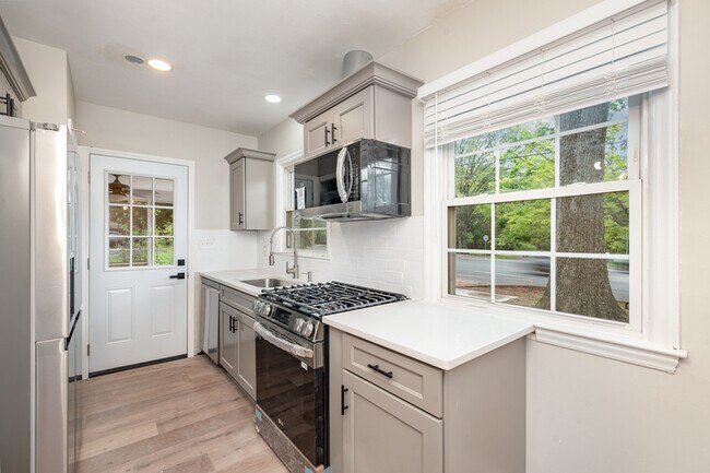 Photo - 1600 Flynnwood Dr