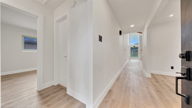 Photo - 2407 Bradford Dr