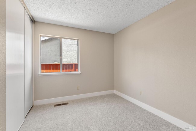 Photo - 828 Stoneridge Cir