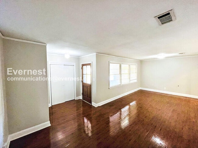 Photo - 1521 Wilhurst St