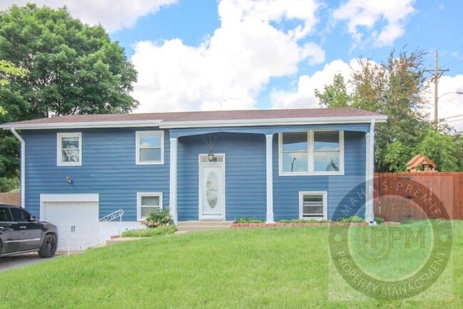 Spacious 3 Bedroom / 2.5 Bath Home! - Spacious 3 Bedroom / 2.5 Bath Home!