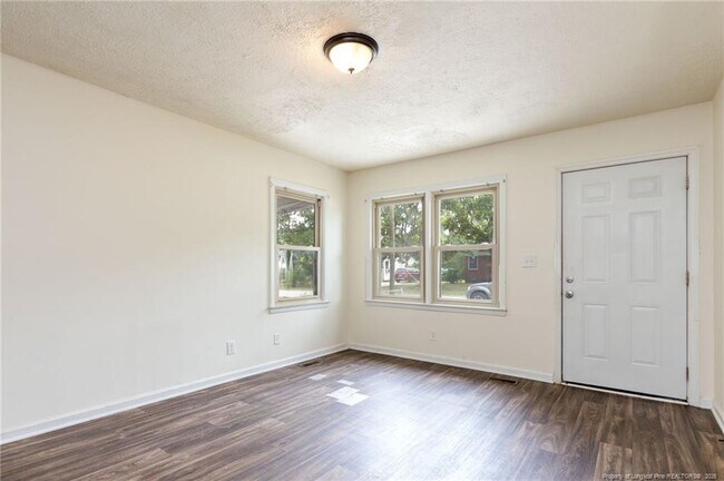 Photo - 205 S 7th St