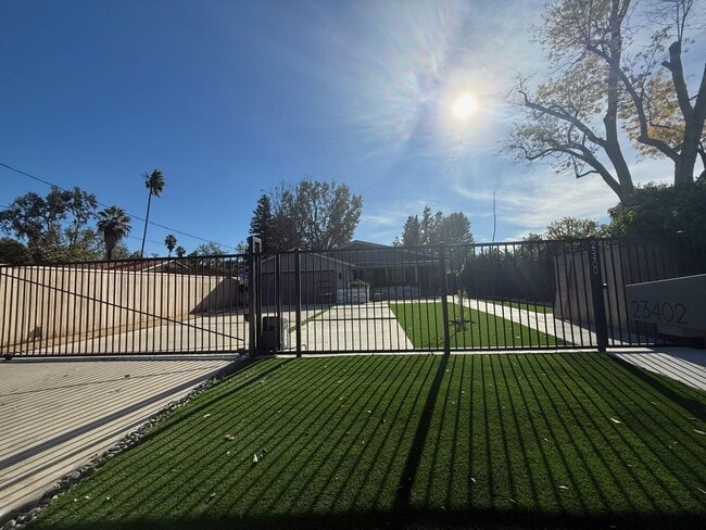 Photo - Single story - 3 bedroom, 3 bath + bonus room