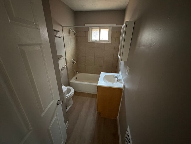 Photo - 627-629-629 E Markison Ave Unit 629