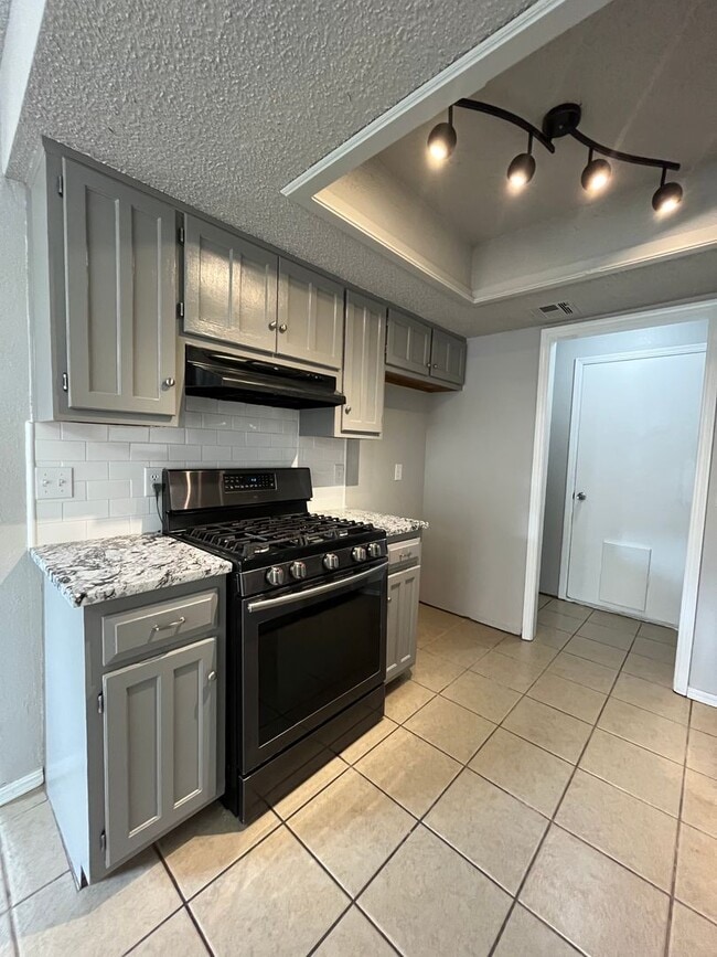 Photo - 3 bedroom house in Broken Arrow!