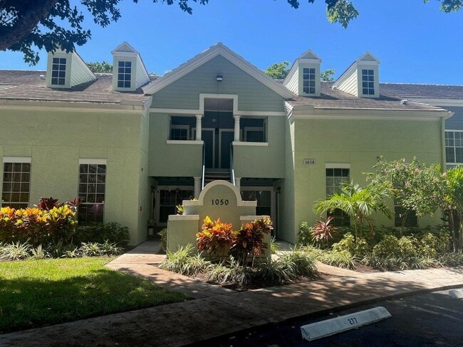 Building Photo - 1050 Crystal Way Unit Bahia of Delray