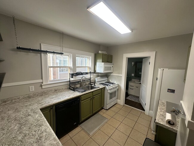 Building Photo - 1102 S Park St W Rental