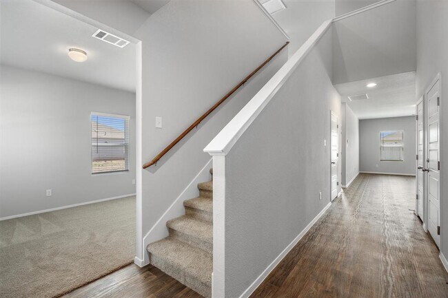 Photo - 202 Chesterfield Dr